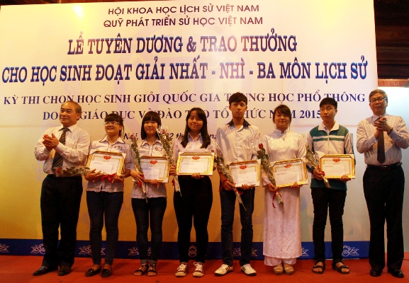 Tuyên dương 130 học sinh đoạt giải quốc gia môn Lịch Sử